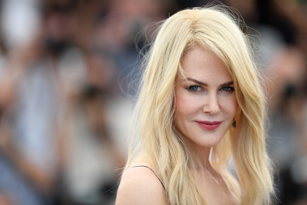 Nicole Kidman trẻ đẹp đáng kinh ngạc - 1
Nicole Kidman quảng bá phim mới The Killing Of A Sacred Deer tại LHP Cannes ngày 22/5