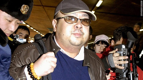 Những lần xuất hiện hiếm hoi của anh trai ông Kim Jong-un - 2
Ông Kim Jong-nam xuất hiện tại Bắc Kinh năm 2007. (Ảnh: AFP)