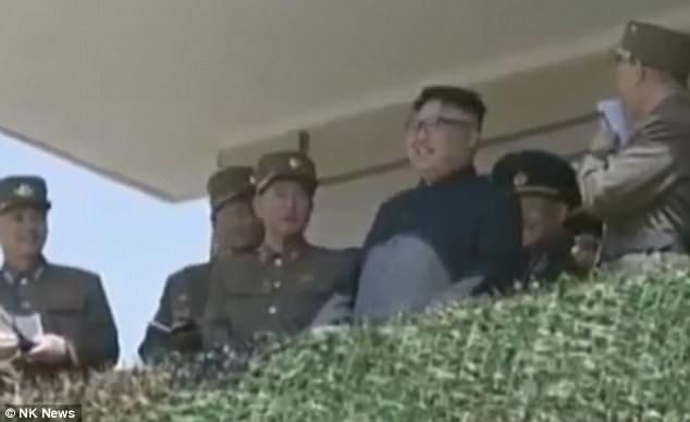 Ông Kim Jong-un thị sát tập trận tiêu diệt tên lửa Hàn Quốc - 1 Ông Kim Jong-un thị sát cuộc tập trận của quân đội Triều Tiên (Ảnh: NK News)