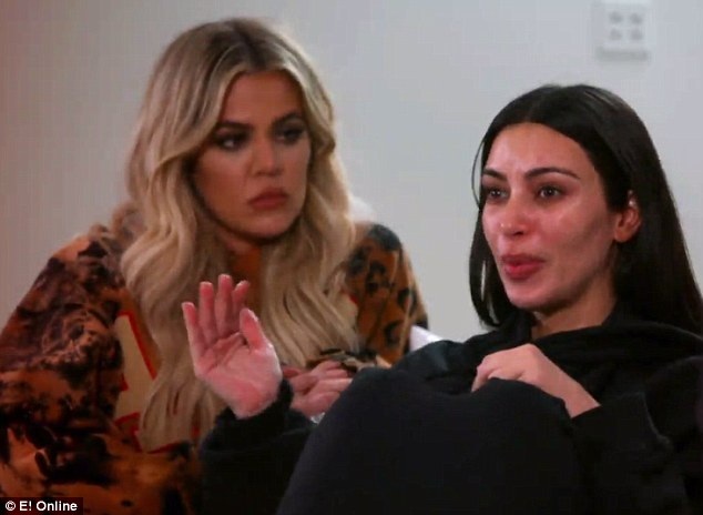 Kim Kardashian nức nở kể lại chuyện bị cướp tấn công - 1
Kim Kardashian hoảng sợ và nức nở kể lại: Bọn chúng đã muốn bắn em từ phía sau. Em không có đường nào để chạy thoát.