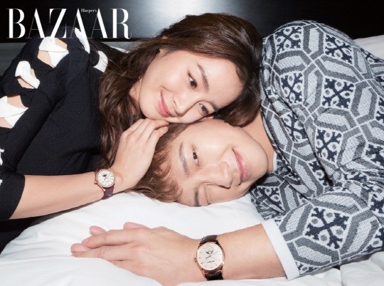 
Kim Tae Hee và Bi (Rain) cũng bật mí những bí quyết giúp họ duy trì mối quan hệ tình cảm dù là những người bận rộn và không thể ở bên nhau 24/24. “Tôi tin rằng, điều quan trọng là làm nhau cười dù chỉ là những câu chuyện bình thường, ngớ ngẩn. Không cần phải nói những điều quá đặc biệt. Nhưng khi đưa ra những quyết định quan trọng hay có những bất đồng, chúng tôi thường ngồi lại với nhau, lắng nghe ý kiến của đối phương một cách chăm chú”.
