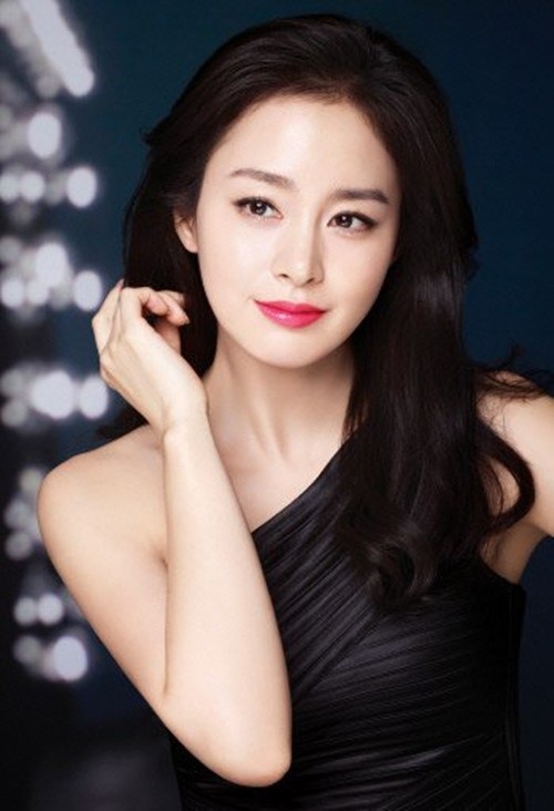 Bi (Rain) viết tâm thư xác nhận sắp kết hôn với Kim Tae Hee - 3
Theo truyền thông Hàn Quốc, Kim Tae Hee sẽ trở thành vợ của Bi (Rain) trong một hôn lễ tại nhà thờ vào ngày 19/2 tới đây.