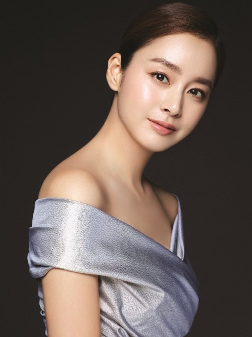 Những sao nữ sở hữu gương mặt đẹp nhất Hàn Quốc - 20
1 – Kim Tae Hee