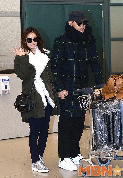 Trở về từ tuần trăng mật, Kim Tae Hee và Bi (Rain) sắm đồ cho tổ ấm - 8 Trở về từ tuần trăng mật, Kim Tae Hee và Bi (Rain) sắm đồ cho tổ ấm - 8