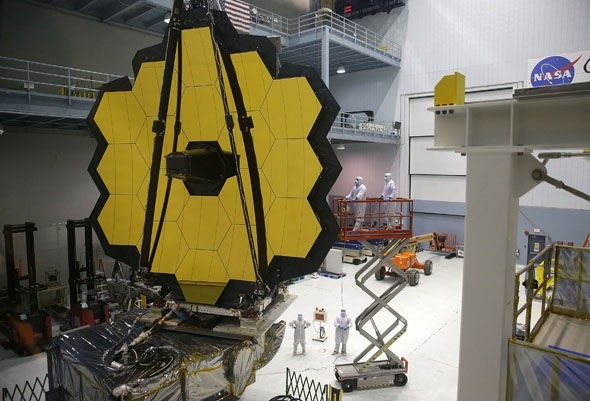 Kính viễn vọng không gian James Webb Space Telescope sẽ săn lùng người ngoài hành tinh - 2
Kính viễn vọng không gian James Webb đang được chế tạo.