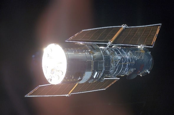 Kính viễn vọng không gian James Webb Space Telescope sẽ săn lùng người ngoài hành tinh - 3
Kính James Webb sẽ thay thế kính Hubble.