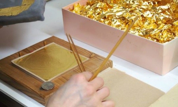 Đến nơi làm ra những lá vàng siêu mỏng chỉ dày 0.0001mm - 3 Vàng lá ở Kanazawa còn được sử dụng trong thực phẩm