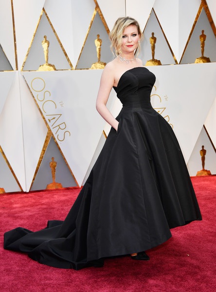 Dập dìu người đẹp trên thảm đỏ Oscar 2017 - 19
Phim của ngôi sao 35 tuổi - Hidden Figures được đề cử ỏa hạng mục phim xuất sắc nhất