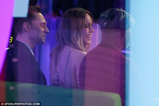 Thời gian gần đây, Brie Larson bắt đầu có những sự chau chuốt cầu kỳ hơn về diện mạo. Trước đây, cô vẫn còn là một diễn viên chưa được nhiều người biết tới, nhưng kể từ sau khi đoạt tượng vàng Oscar dành cho Nữ chính năm 2016 và tham gia vào một số dự án phim đình đám, Brie bắt đầu trở thành nhan sắc thảm đỏ thu hút sự chú ý.