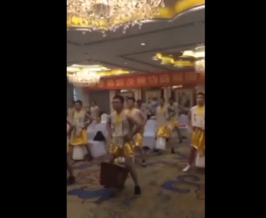 Lớp học Kung fu giải quyết chứng rối loạn cương và xuất tinh sớm - 1
Ảnh cắt từ clip