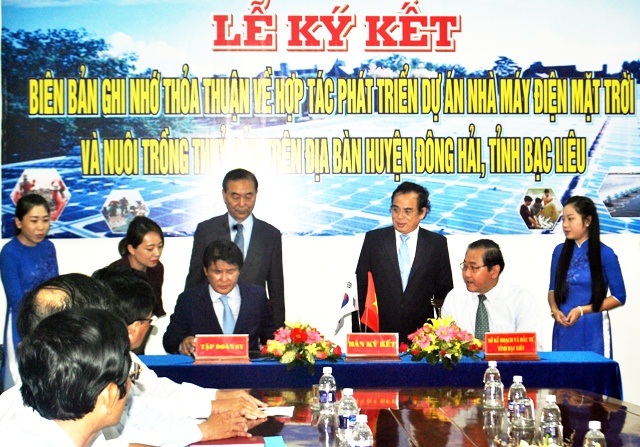 Tập đoàn Hàn Quốc sẽ xây nhà máy điện mặt trời triệu USD tại Bạc Liêu - 1 Lễ ký kết giữa tỉnh Bạc Liêu và Tập đoàn SY của Hàn Quốc về xây dựng Nhà máy điện mặt trời tại tỉnh Bạc Liêu.