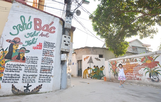 Hàng xóm của cụ Thịnh nói rằng vẽ là sở thích khi rảnh rỗi. Cụ vẽ cho cảnh vật xung quanh thêm sinh động, tươi vui. Ngoài ra, cụ Thịnh còn làm thơ, viết văn. Thú vui sống của ông cụ giống như những “tao nhân mặc khách” ngày xưa, rất được cư dân địa phương kính trọng và nể phục.