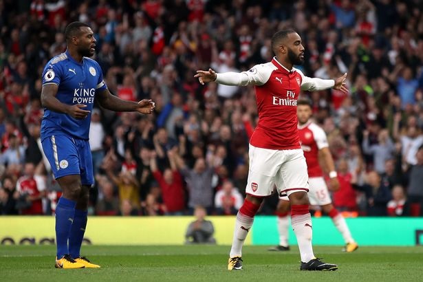 “Bom tấn” Lacazette lập kỷ lục trong ngày ra mắt - 1 Alexandre Lacazette ghi bàn ngay trong trận ra mắt Arsenal