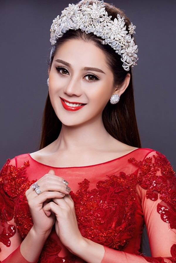 Lâm Khánh Chi xác nhận thông tin sắp kết hôn - 2 Theo tiết lộ của nữ ca sĩ, cô sẽ kết hôn với bạn trai vào tháng 11/2017. “Sau khi kết hôn, tôi sẽ dành nhiều thời gian chăm sóc bản thân và lo cho gia đình nhỏ”, nữ ca sĩ chia sẻ thêm.