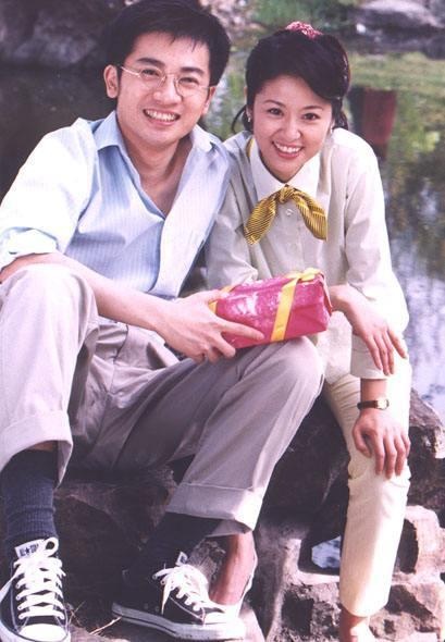 Lâm Tâm Như tươi rói bên Tô Hữu Bằng - 15
Sau Hoàn châu cách cách, Lâm Tâm Như và Tô Hữu Bằng tiếp tục hợp tác trong một tác phẩm thứ hai của Quỳnh Dao. Đó là bộ phim Tân dòng sông ly biệt.