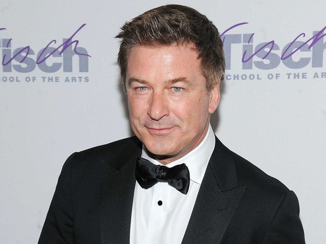 Bật mí nghề "tay trái" chưa từng biết của top 11 nhân vật nổi tiếng - 3
Alec Baldwin từng giảng dạy khóa học diễn xuất tại trường Đại học Southampton, ngay tại chính quê hương của ông.