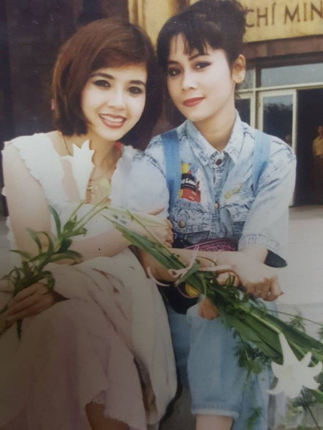 Nhan sắc ngỡ ngàng của vợ MC Anh Tuấn; “Em bé Hà Nội” thuở chưa “dao kéo” - 5 Mới đây, Lan Hương bất ngờ tung những hình ảnh xưa cũ, thưở chưa “dao kéo” khiến nhiều người thích thú.