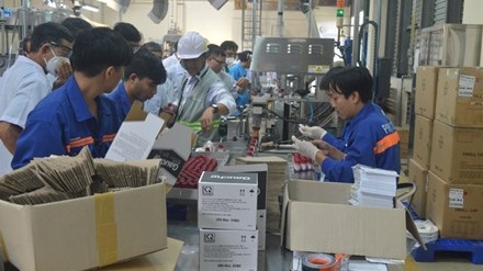 Hết lo thiếu hụt lao động - 1
Công nhân các khu công nghiệp đã trở lại làm việc bình thường ngay sau những ngày nghỉ Tết. Ảnh: PV.