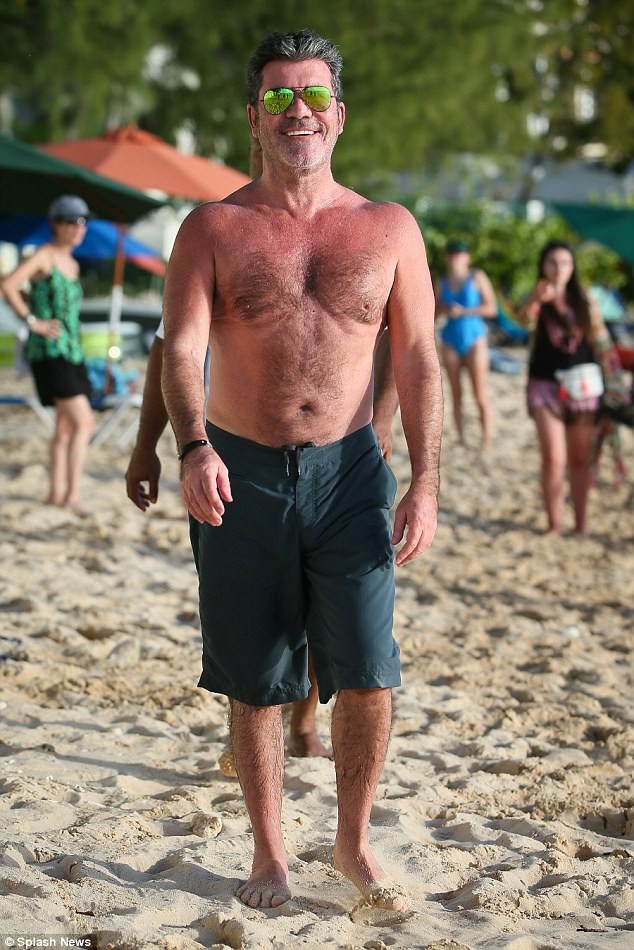 Lauren Silverman ngày càng mặn mà và quyến rũ - 6
Simon Cowell, năm nay 50 tuổi, lần đầu lên chức bố cách đây 3 năm. Trước khi gặp Lauren và có bé Eric, Simon chưa bao giờ nghĩ tới chuyện lập gia đình hay làm cha.
