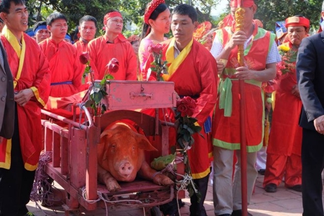 Siết chặt các hoạt động mê tín dị đoan trong các lễ hội đầu năm - Ảnh 2.