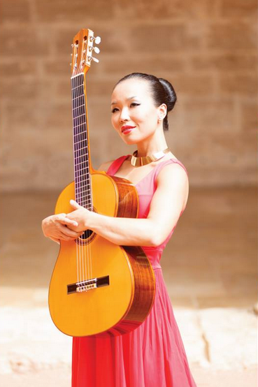 Festival guitar quốc tế Hà Nội quy tụ nhiều tài năng nổi tiếng thế giới - 2 Nghệ sỹ guitar gốc Việt nổi tiếng thế giới Lê Thu.
