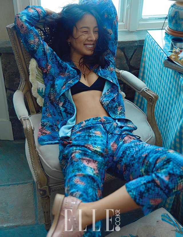 "Nữ hoàng gợi cảm" Lee Hyori trải lòng trong album sắp trình làng - 3
Lee Hyori cảm nhận con người xưa cũ và nguyên thủy của cô đã trở lại sau vài năm cô tạm vắng trong làng giải trí.