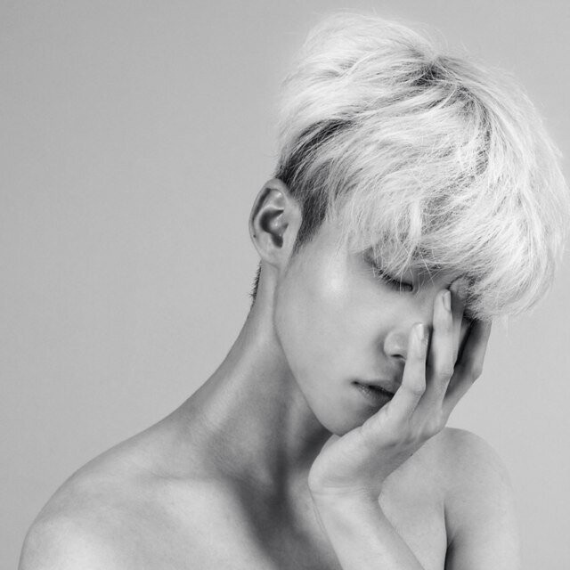 Nam người mẫu xứ Hàn tự vẫn ở tuổi 22 - 4 Nam người mẫu xứ Hàn tự vẫn ở tuổi 22 - 4