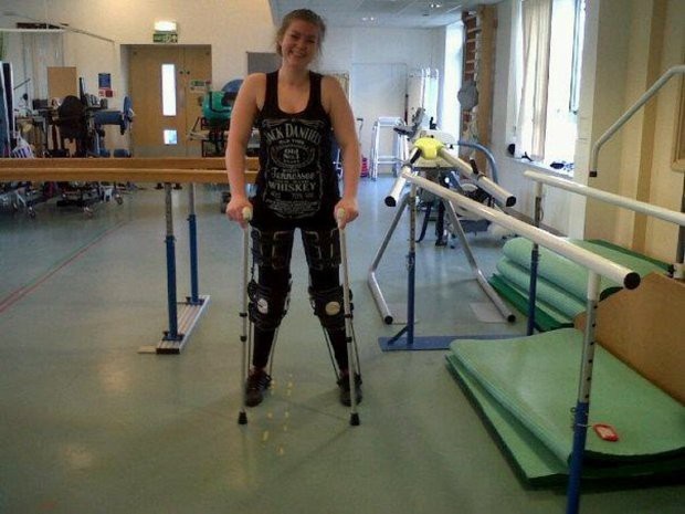 Cô gái khuyết tật bị bồ đá vì "đàn bà có một nửa" trở thành người mẫu - 3 Cô gái khuyết tật bị bồ đá vì "đàn bà có một nửa" trở thành người mẫu - 3