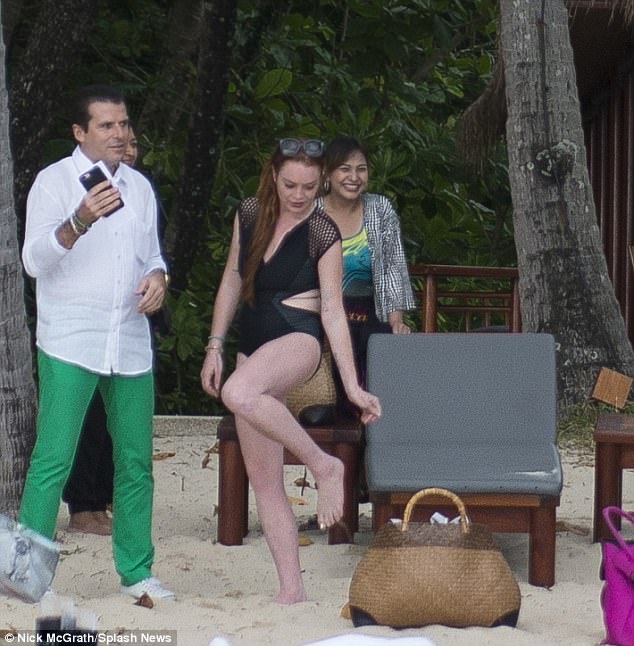 Lindsay Lohan khoe dáng, tắm biển tại Thái Lan - 10 Lindsay Lohan khoe dáng, tắm biển tại Thái Lan - 10