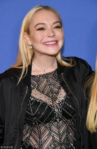 31 tuổi, Lindsay Lohan già nua và xuống sắc - 4
Lindsay Lohan, hiện 31 tuổi, từng là một diễn viên nhí đầy triển vọng và nổi tiếng của Hollywood. Tuy nhiên, khi đang ở đỉnh cao sự nghiệp, cô vướng vào scandal tình ái, nghiện ngập, gây gổ, đánh nhau và sự nghiệp dần tụt dốc từ năm 2012 đến nay.