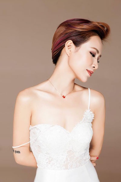 Bằng Kiều tiết lộ những câu chuyện tình chưa bao giờ được nói ra - 3 Ca sĩ Uyên Linh.