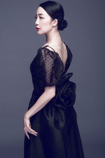 Ngắm vẻ đẹp vừa huyền bí vừa gợi cảm của Linh Nga - 2