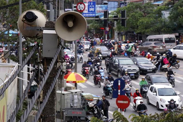 Chủ tịch Hà Nội: Một năm mỗi phường chi vài trăm triệu đồng cho loa phường - 1 Hệ thống loa phường tiêu tốn hàng trăm triệu đồng mỗi năm, nhưng chất lượng thông tin rất thấp. (Ảnh: Hữu Nghị)