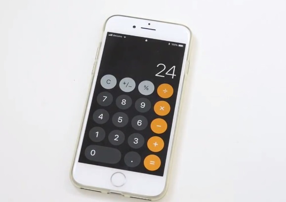 Ứng dụng máy tính trên iOS 11 mắc lỗi ngớ ngẩn: “1+2+3 = 24” - 1 Kết quả cho phép tính “1+2+3” trên ứng dụng máy tính của iOS 11 là “24”