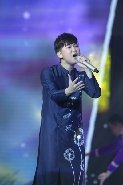 Vũ Cát Tường “cạn lời” khi hit “Cô gái ngày hôm qua” biến thành… cải lương - 1 Phi Long.