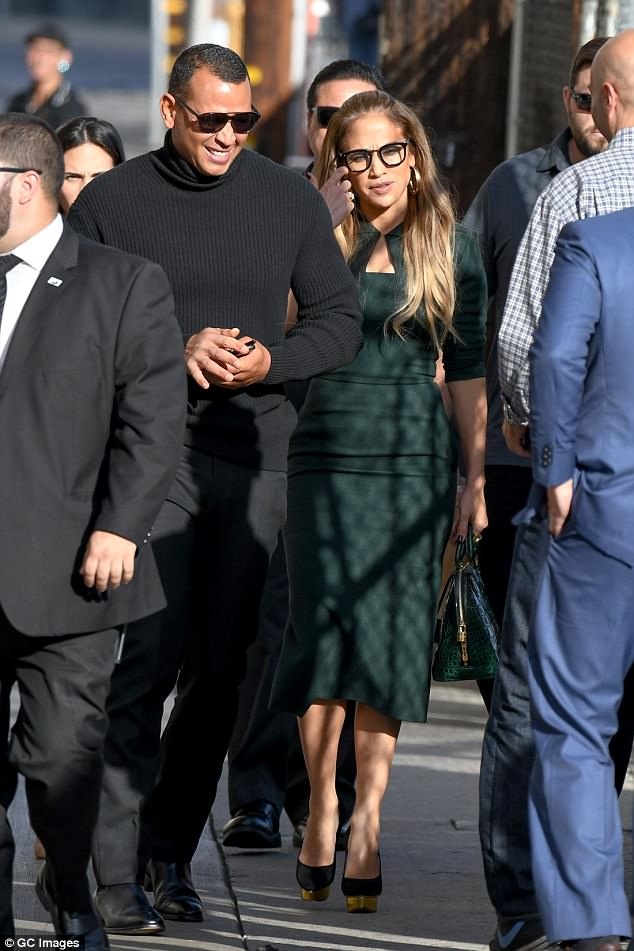 Con riêng của Alex Rodriguez tự hào vì cha hò hẹn với Jennifer Lopez - 4
Alex và Jennifer Lopez công khai hò hẹn từ tháng 4/2017.