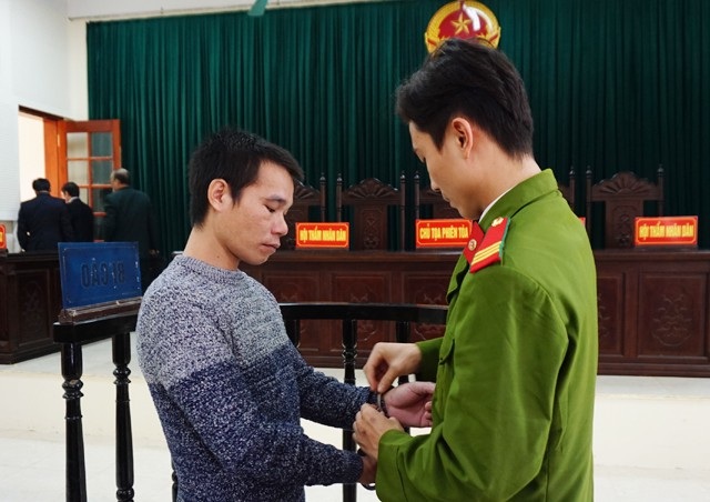 Với hành vi giết người mang tính chất côn đồ, Lữ Văn Hòa bị tuyên phạt tù chung thân