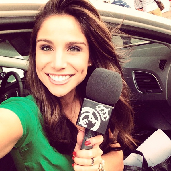 “Hạt đậu nhỏ” Chicharito bất ngờ chia tay nữ phóng viên xinh đẹp - 1 “Hạt đậu nhỏ” Chicharito bất ngờ chia tay nữ phóng viên xinh đẹp - 1