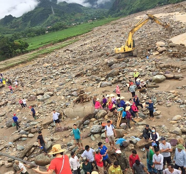 Hành trình thiện nguyện “thần tốc” của bạn trẻ tại điểm lũ Sơn La, Yên Bái - 2 Hành trình thiện nguyện “thần tốc” của bạn trẻ tại điểm lũ Sơn La, Yên Bái - 2