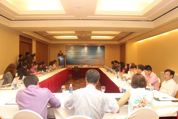 Tăng lương tối thiểu vùng 2018: Cần chú trọng tới các ngành còn gặp “khó” - 1
Hội thảo trao đổi về Phương án của Tổ chức đại diện Người sử dụng Lao động về việc điều chỉnh mức lương tối thiểu vùng 2018 do VCCI tổ chức ngày 23/5.