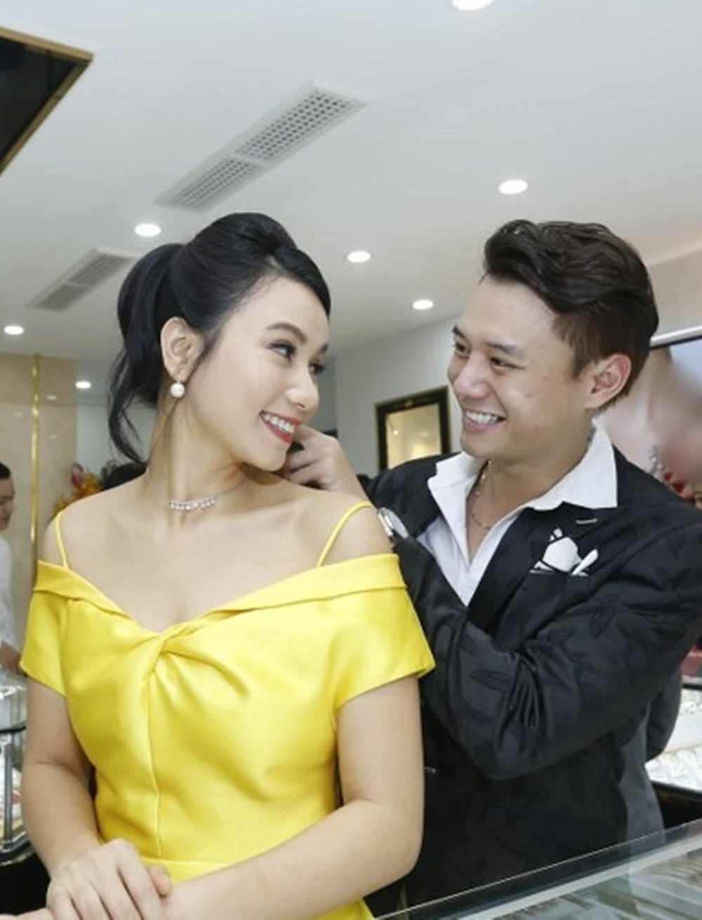 Anh Dũng “Sống chung với mẹ chồng” tình tứ Lương Giang sau tin đồn tình cảm - 5 Anh Dũng “Sống chung với mẹ chồng” tình tứ Lương Giang sau tin đồn tình cảm - 5