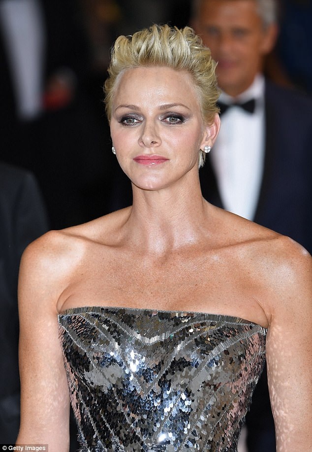 Bond girl U60 hút hồn dự sự kiện - 7
Công nương xứ Monaco Charlene là con dâu của biểu tượng thời trang huyền thoại Grace Kelly