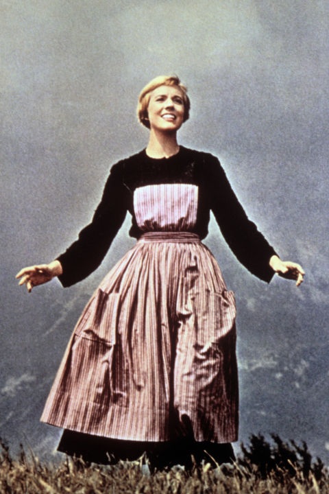 Những bộ váy siêu đắt của "sao" - 1
Chiếc váy mà Julie Andrews diện trong phim The Sound of Music (1965) bán được giá 1,56 triệu USD