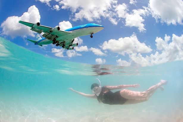 Du khách thiệt mạng vì bị máy bay thổi bay - 4 Tại Maho, du khách được trải nghiệm cảm giác máy bay bay ở cự ly rất gần mặt đất