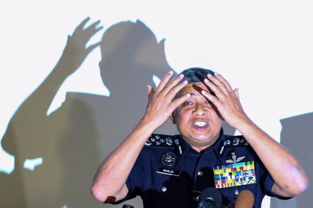 Malaysia bác lời khai của nữ nghi phạm trong vụ ông Kim Jong-nam - 1
Chánh Thanh tra cảnh sát Malaysia Khalid Abu Bakar. (Ảnh: Star)