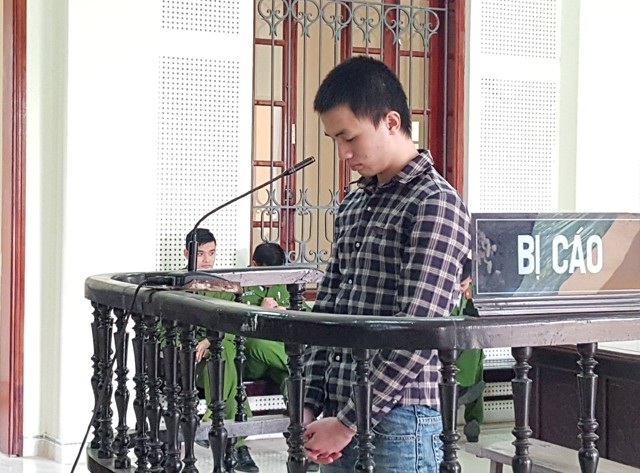 Mâu thuẫn trong cuộc nhậu, nam thanh niên đoạt mạng bạn bằng kéo - 1 Phan Công Mạnh tại phiên tòa