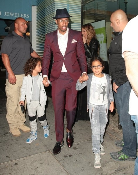 Mariah Carey thân thiết với chồng cũ - 3
Nick Cannon kém Mimi 10 tuổi. Cặp đôi kết hôn từ năm 2008 tới 2016 và có với nhau 2 con sinh đôi năm nay 6 tuổi