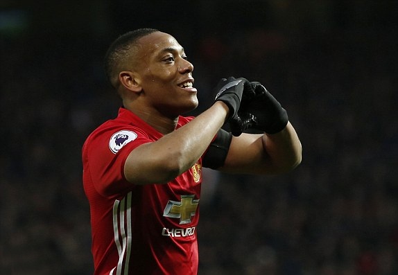 MU dễ dàng “rửa hận” trước Watford - 1
Martial tỏa sáng với một bàn thắng và một đường kiến tạo trong trận đấu giữa MU và Watford