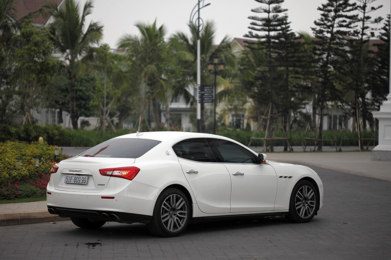 Giá từ 4,5 tỉ đồng cho xe thể thao hạng sang Maserati Ghibli - 2 Giá từ 4,5 tỉ đồng cho xe thể thao hạng sang Maserati Ghibli - 2