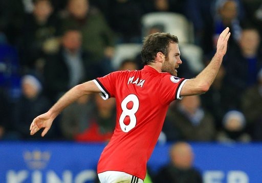 Mata lập cú đúp vào lưới Leicester City
